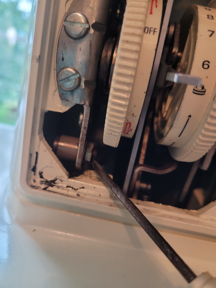 Image for [SOLVED] How to change belt on singer 758 sewing machine?