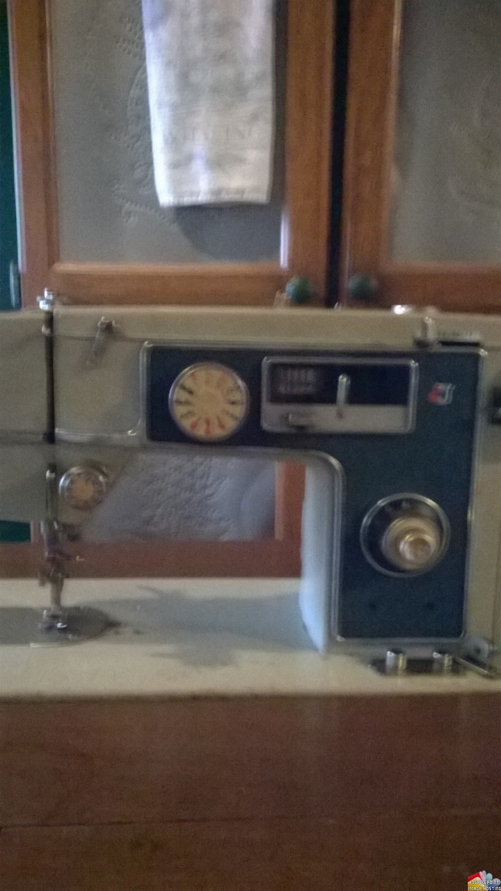 Image for I need help finding out the manufacturer of my grandmothers sewing machine. 